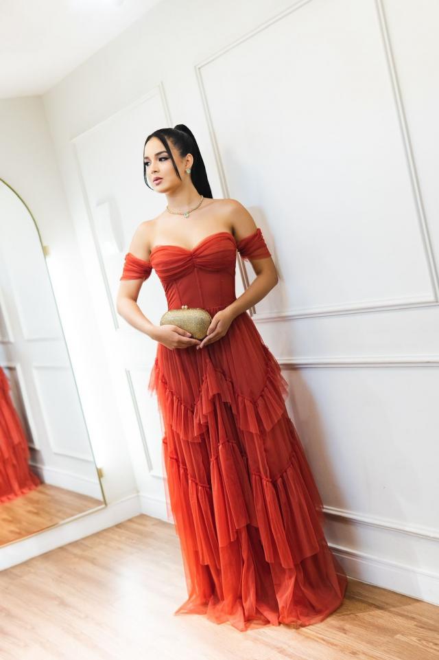 Vestido Terracota corpete de tule em camadas com mangas removíveis