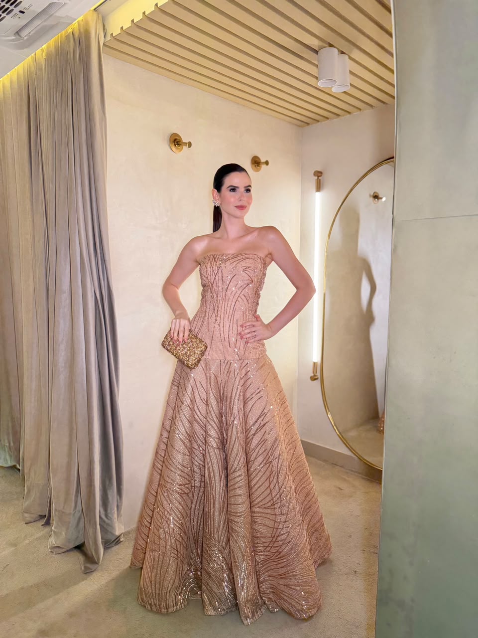 Vestido Dourado brilhoso AGILITÁ