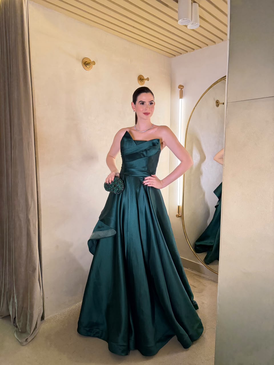 Vestido Verde Esmeralda em alfaiataria trabalhada