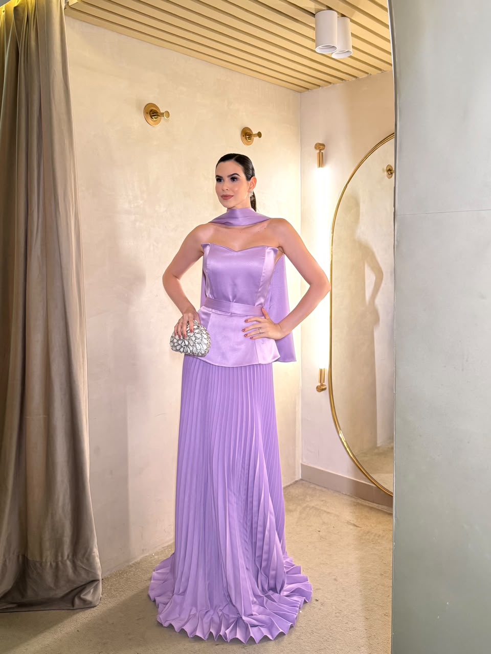 Vestido Lavanda peplum de saia plissada com echarpe
