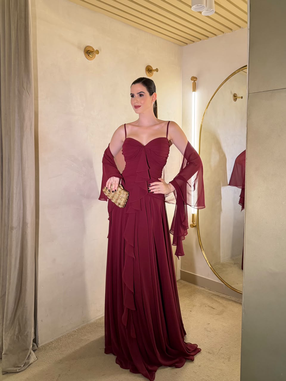 Vestido Bordô fluído cintura baixa com echarpe