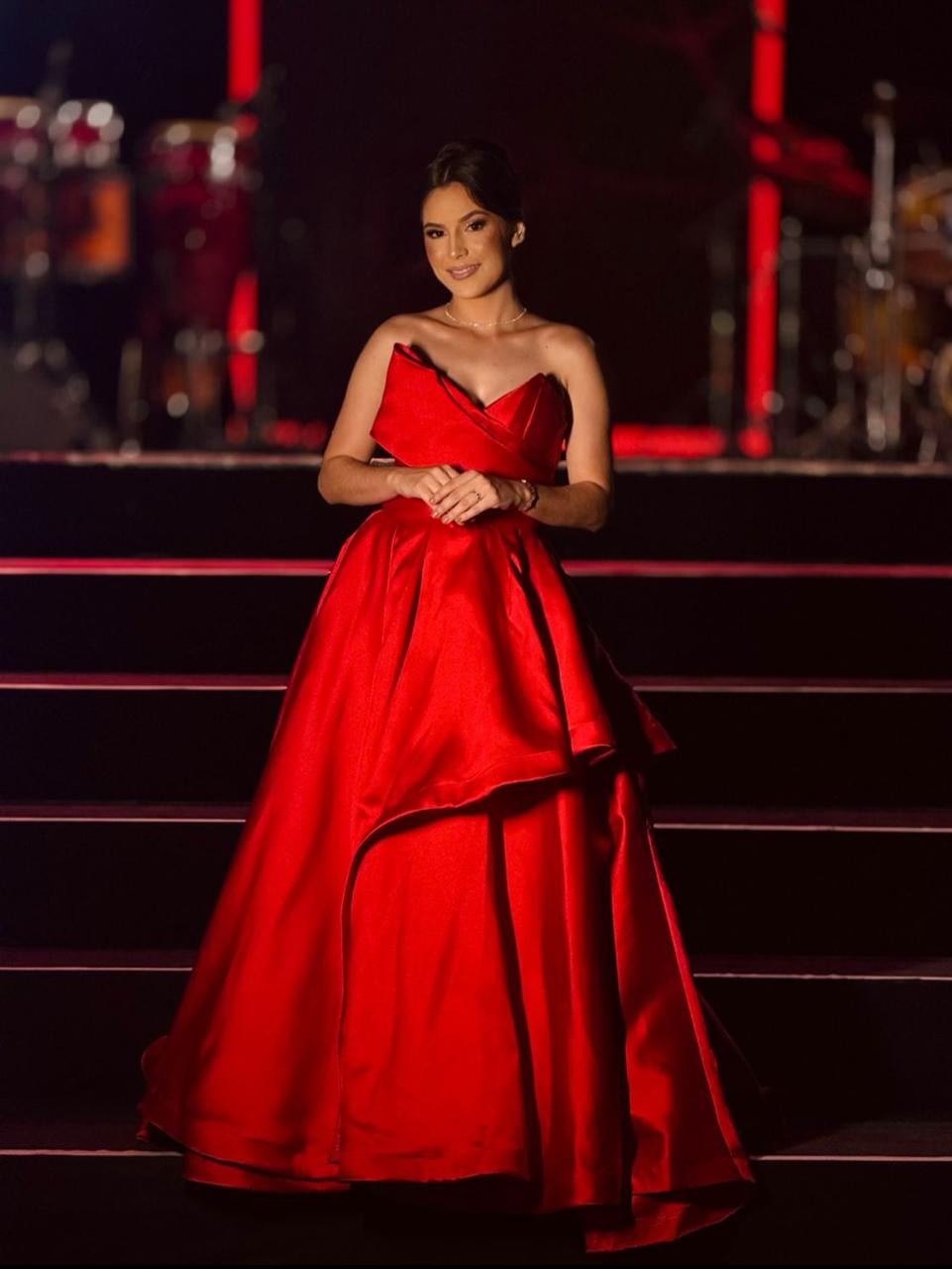Vestido Vermelho formanda estruturado com saiote