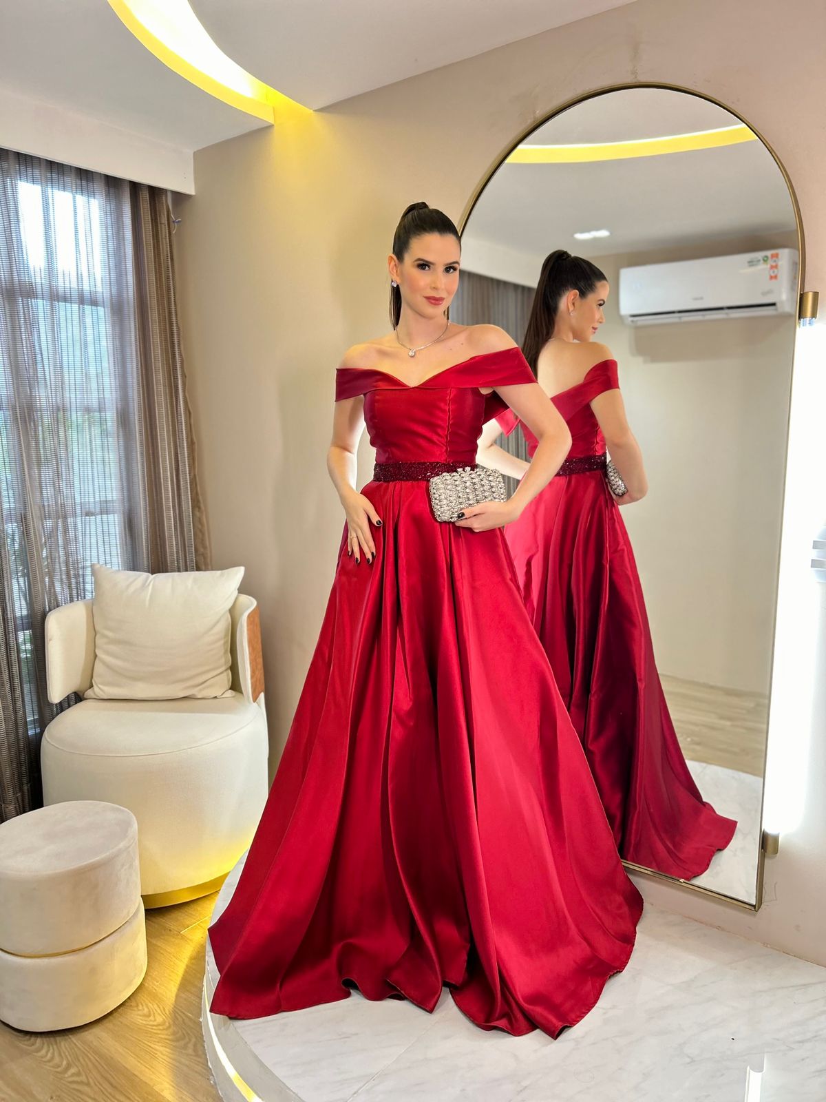 Vestido Vermelho/Marsala estruturado com cinto bordado