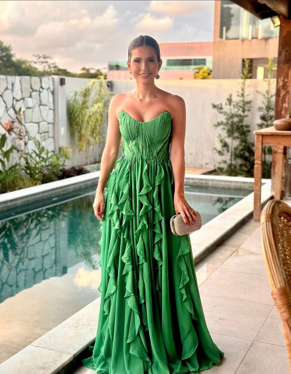 Vestido Verde Bandeira corpete e babados na saia