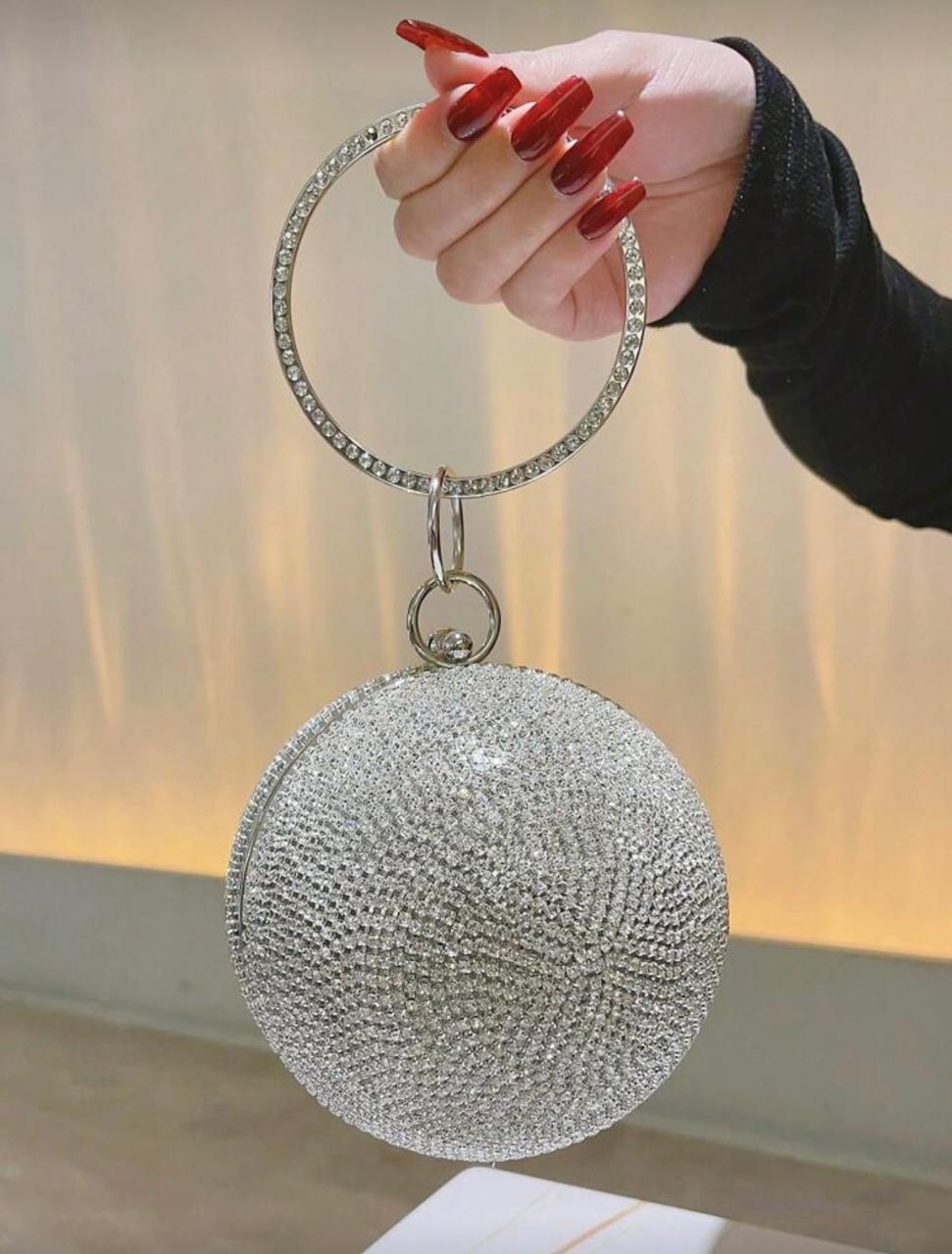 Clutch Prata strass em formato de bola com alça