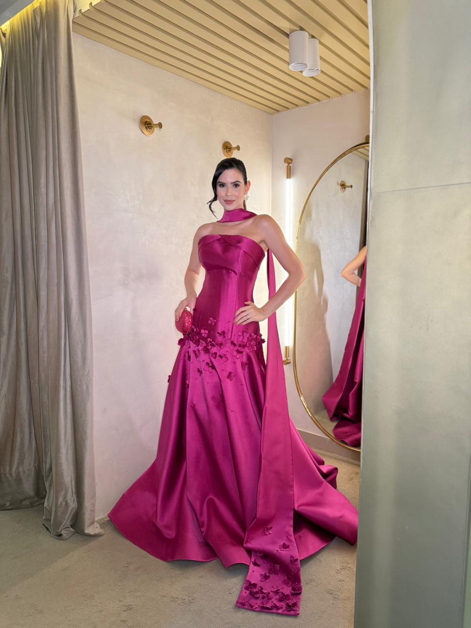 Vestido Fucsia tomara que caia estruturado com flores