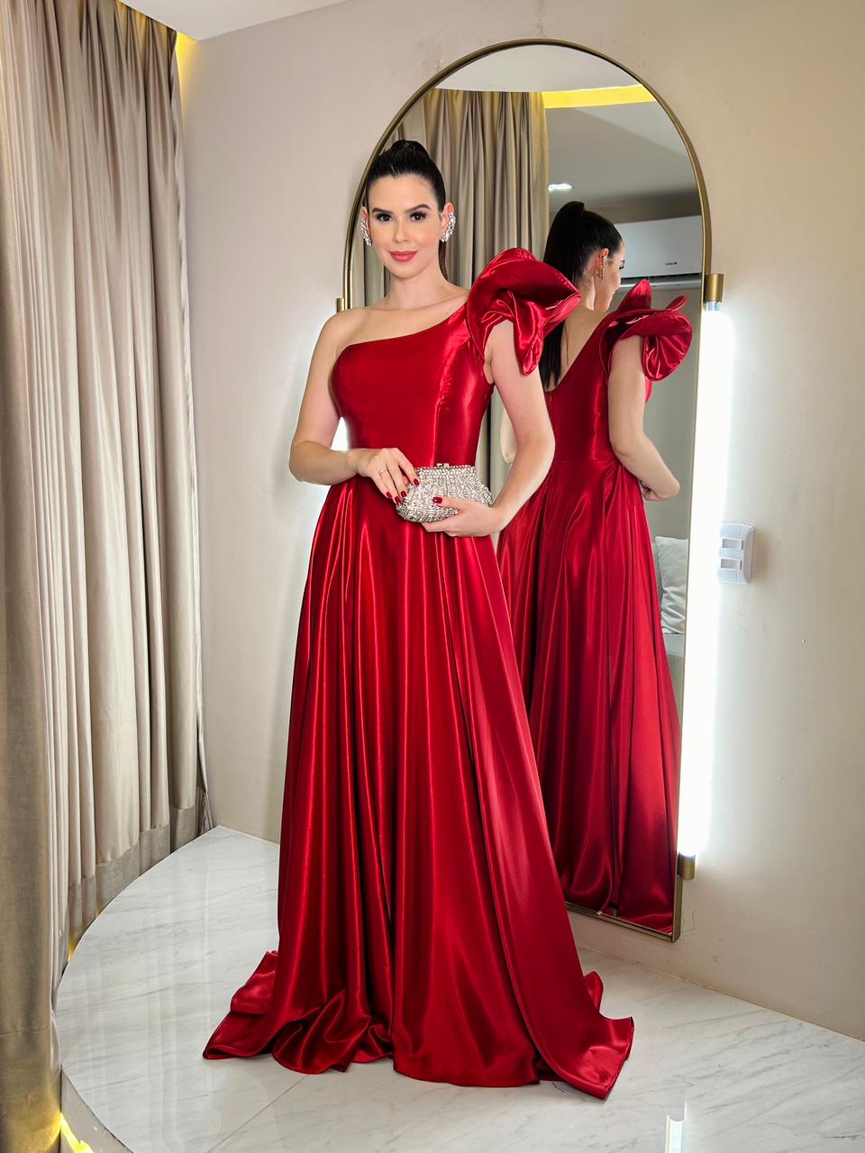 Vestido Vermelho alfaiataria com ombro estruturado