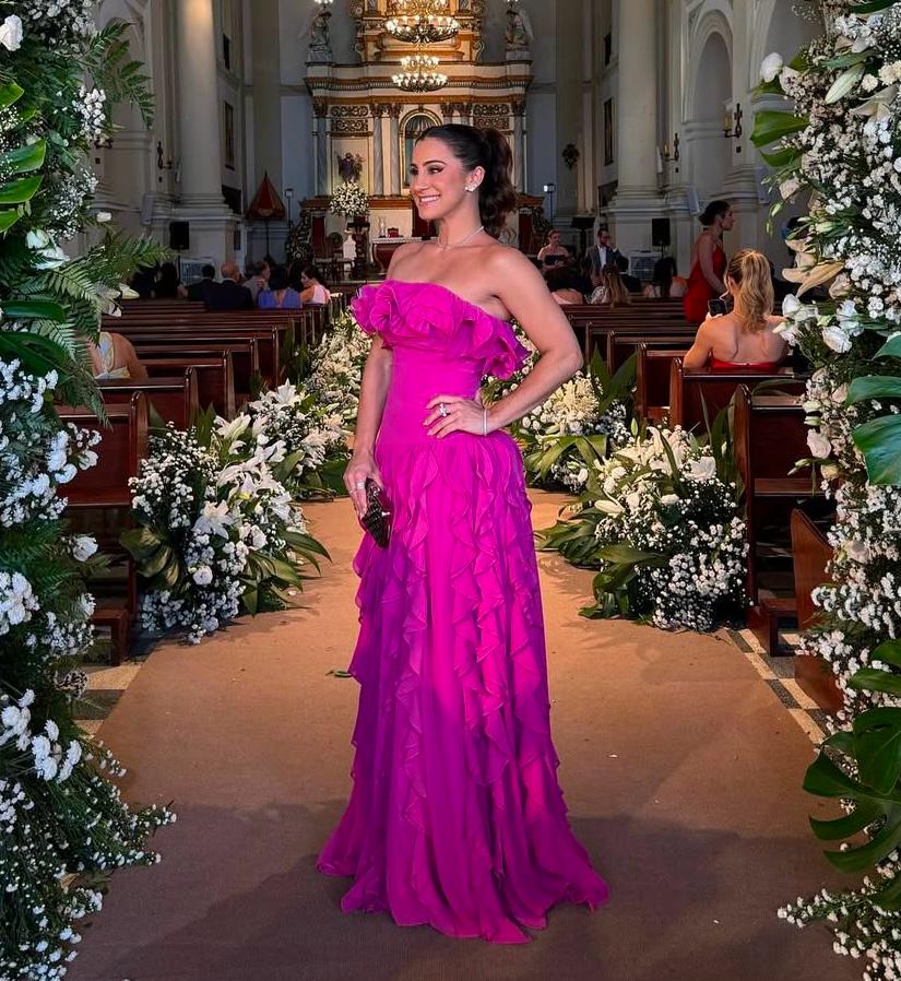 Vestido Pink cintura baixa fluído com babados