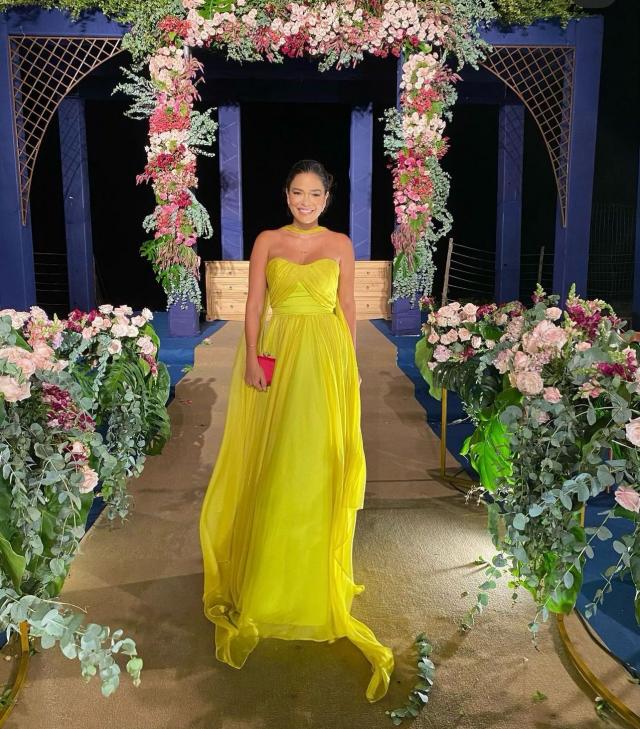 Vestido Amarelo Lima fluído com capa