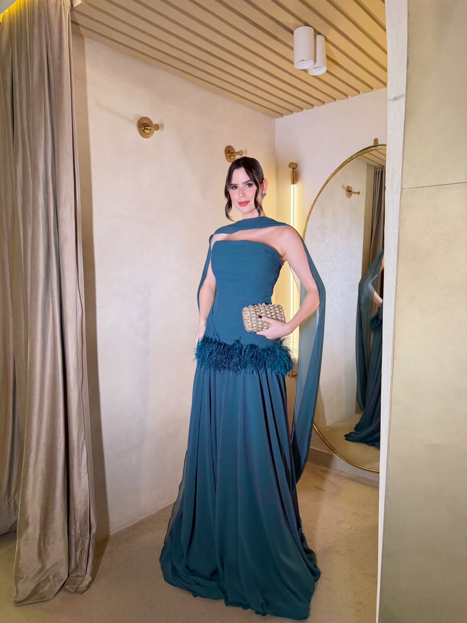 Vestido Azul petróleo cintura baixa com drapeado e plumas