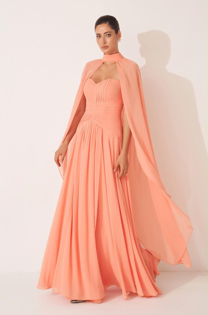 Vestido Coral fluído com capa gola