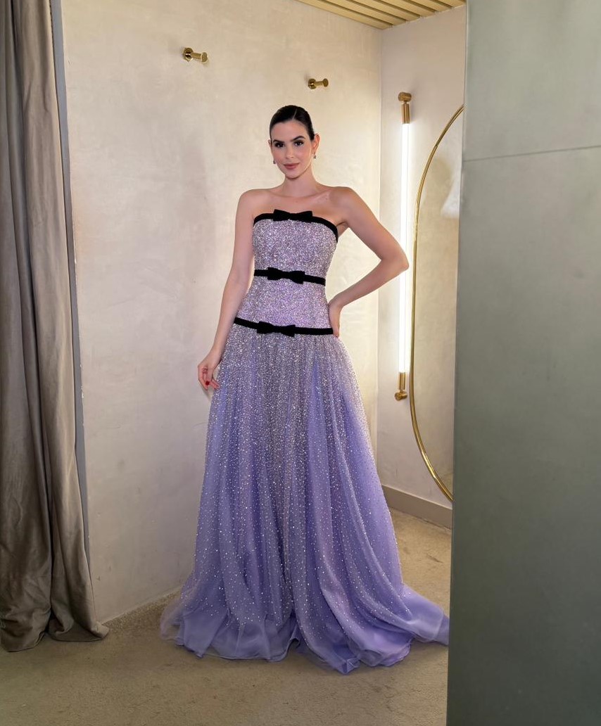 Vestido Lavanda com brilho tomara que caia com laço Chanel