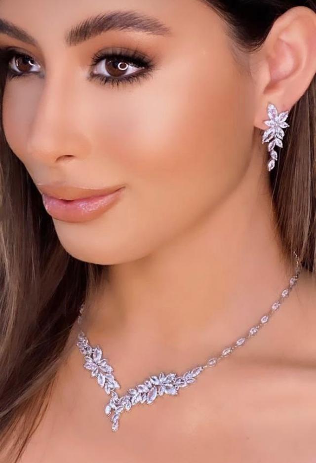 Jóia Prata formato flor de zirconia