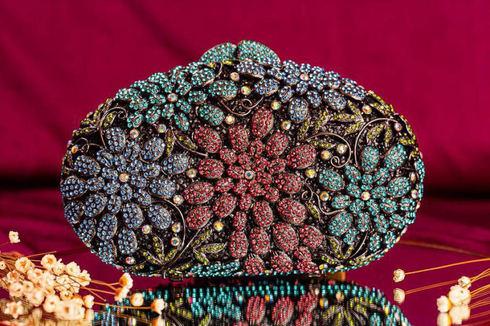 Clutch Preta com rosas - Anne