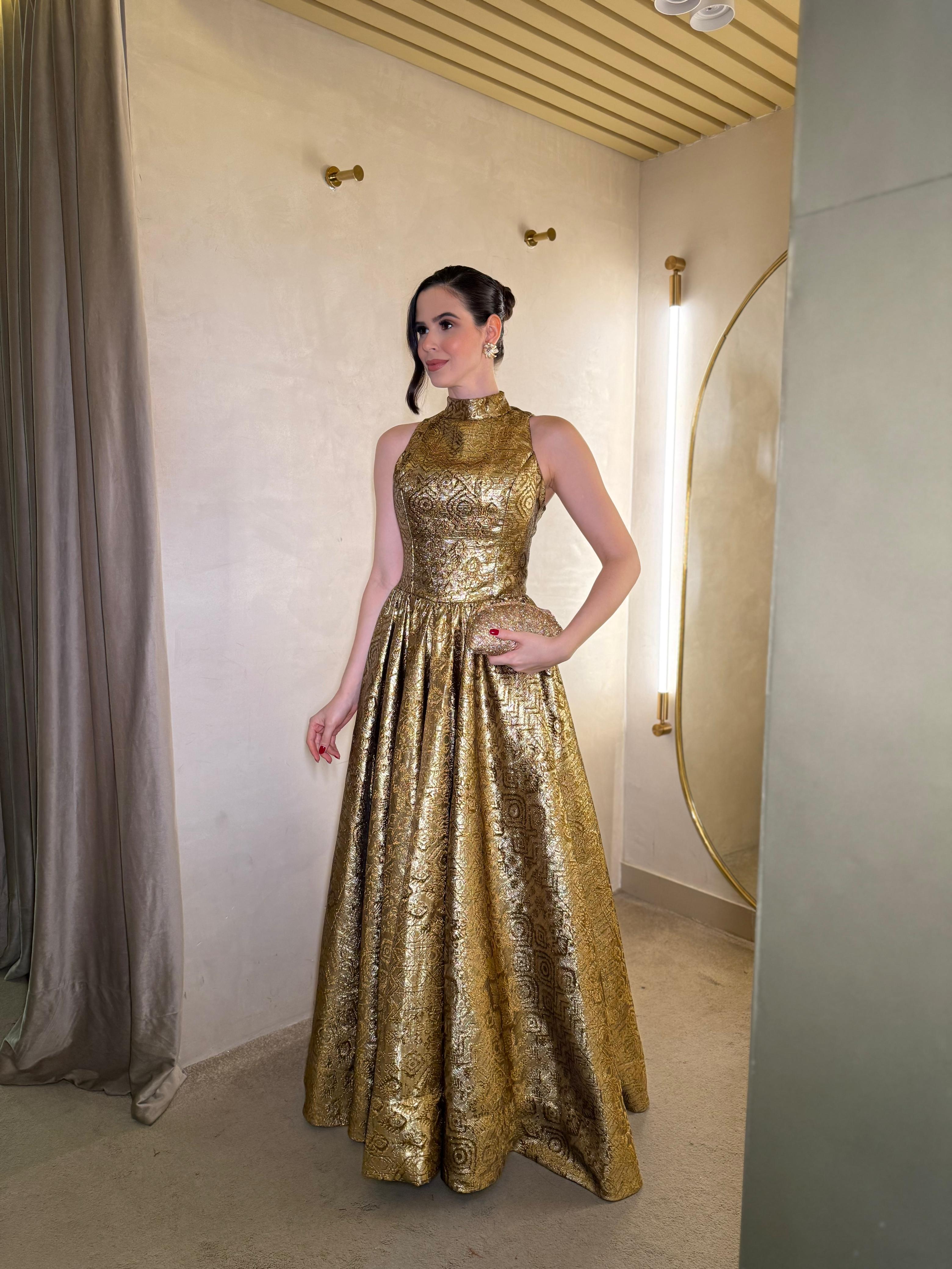 Vestido Dourado metalizado brocado princesa gola alta