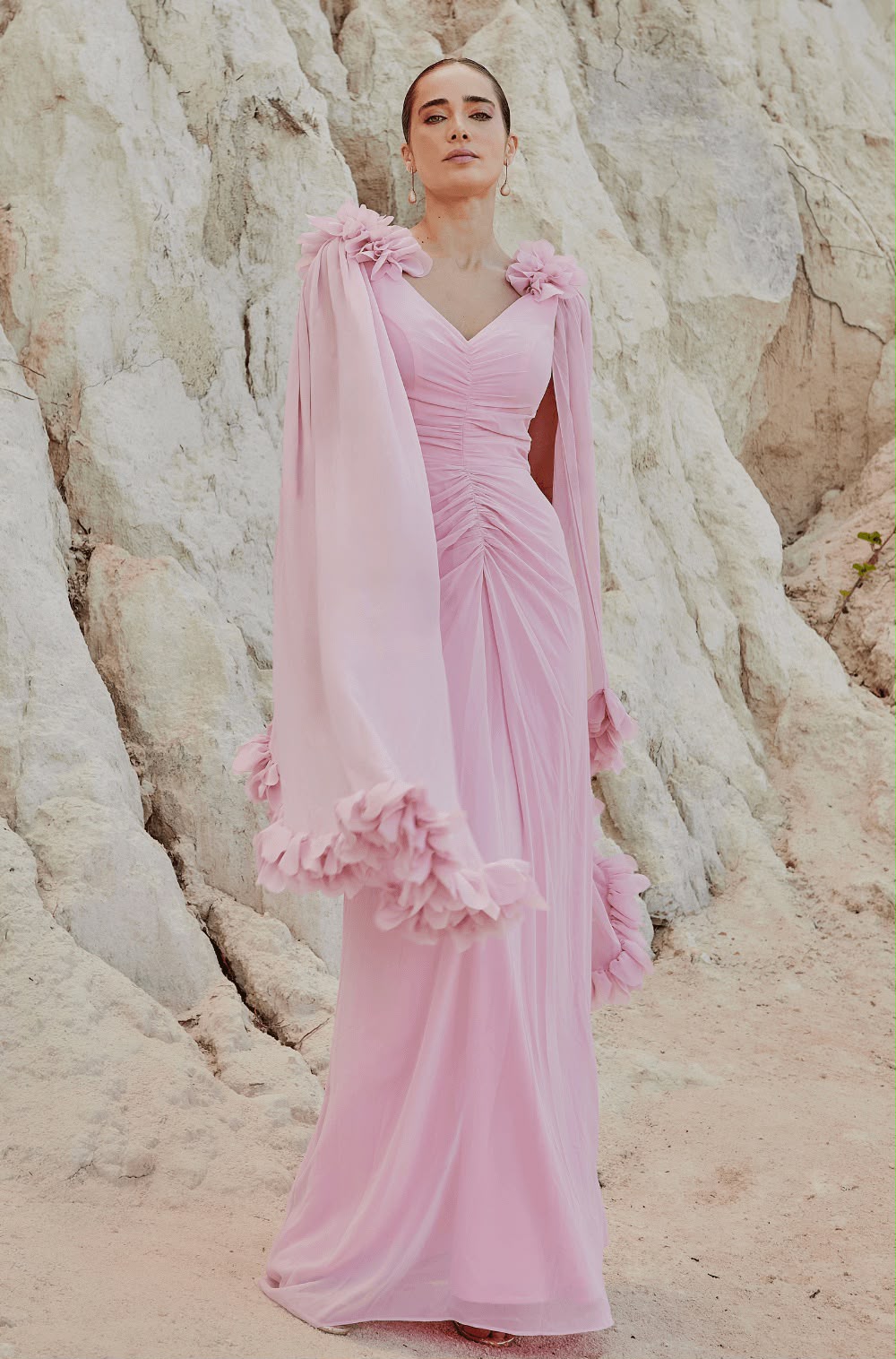 Vestido Rosa flores com capa removível