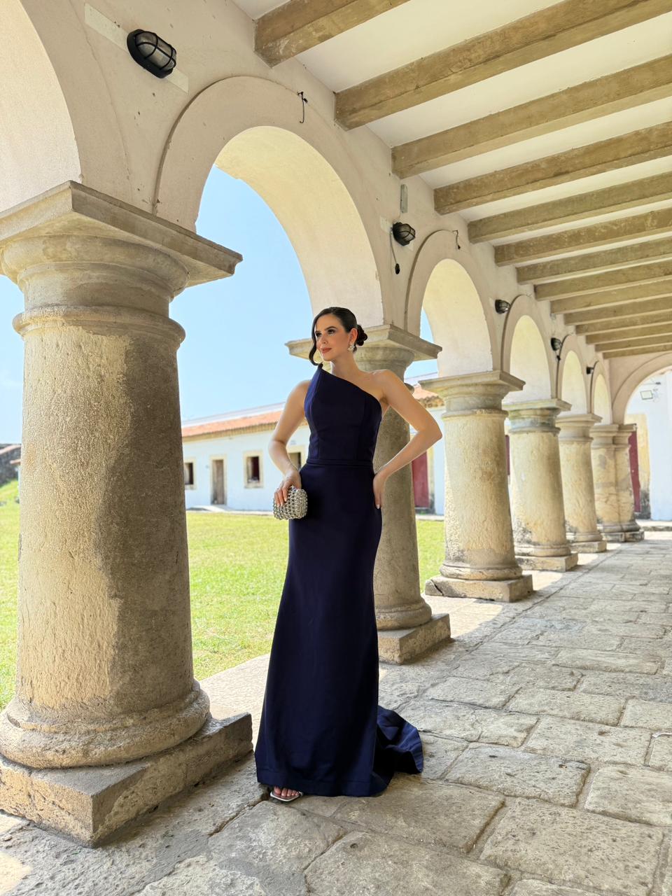 Vestido Azul Marinho de alfaiataria com ponta acentuada