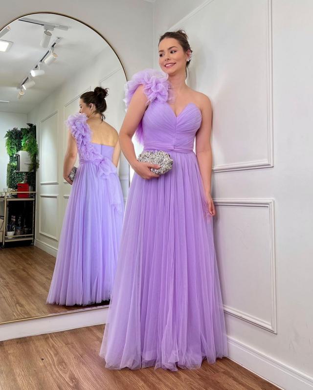 Vestido Lavanda de tule com corpete e alça em frufru