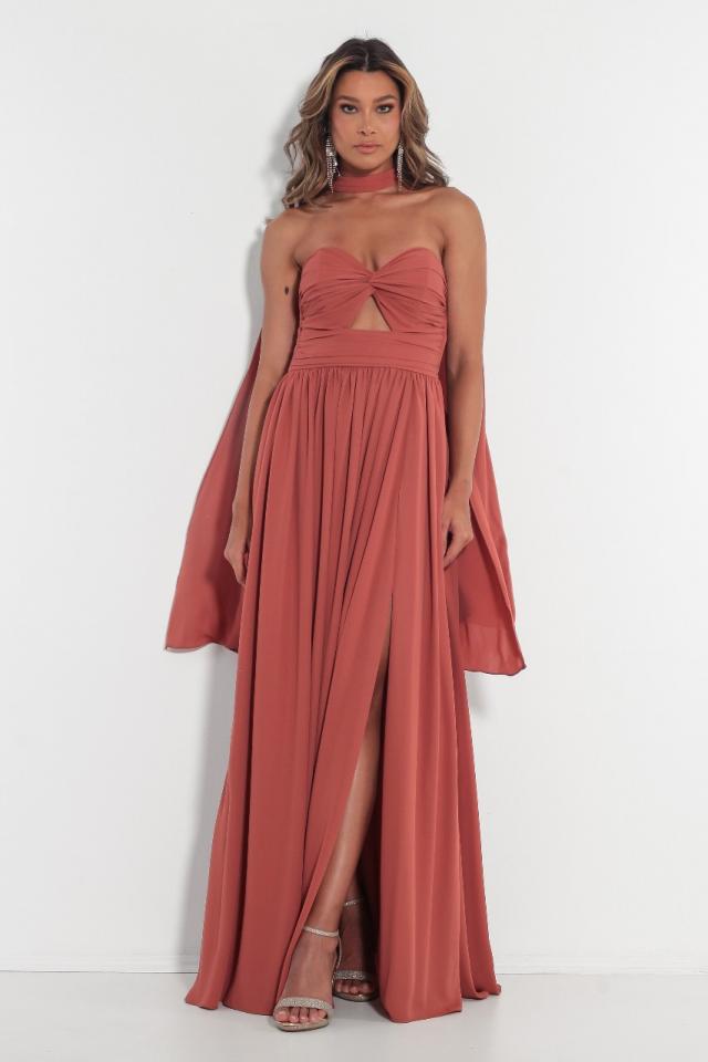 Vestido Terracota fluído tomara que caia com capa e fenda