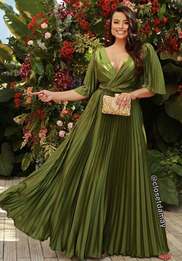 Vestido Verde Oliva plissado com mangas 48