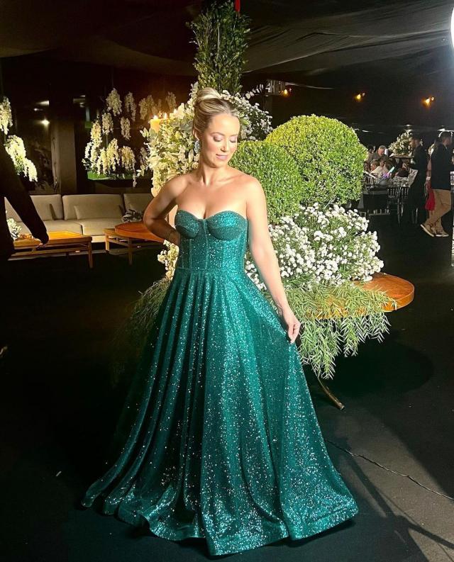 Vestido Verde Esmeralda com corpete tomara que caia com glitter